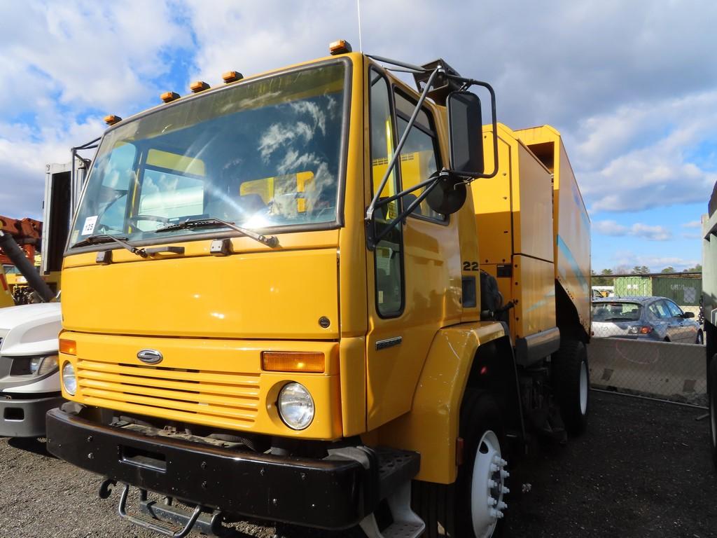 2002 Sterling SC-8000 Elgin GeoVac Sweeper