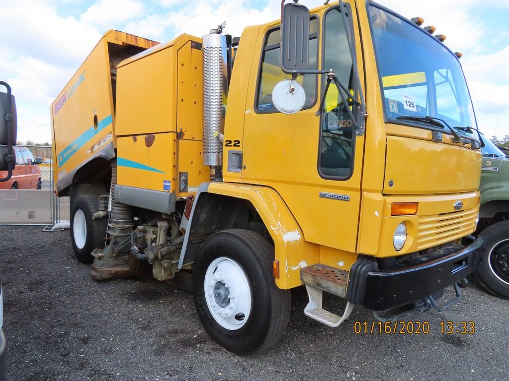 2002 Sterling SC-8000 Elgin GeoVac Sweeper