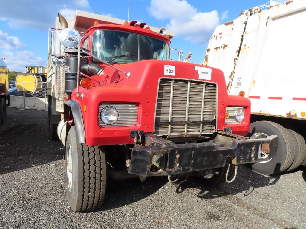 1993 Mack RD690s Tandem