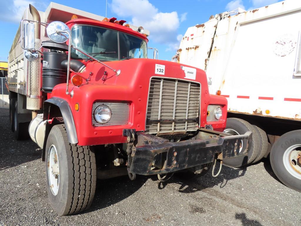 1993 Mack RD690s Tandem