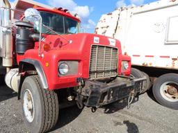 1993 Mack RD690s Tandem