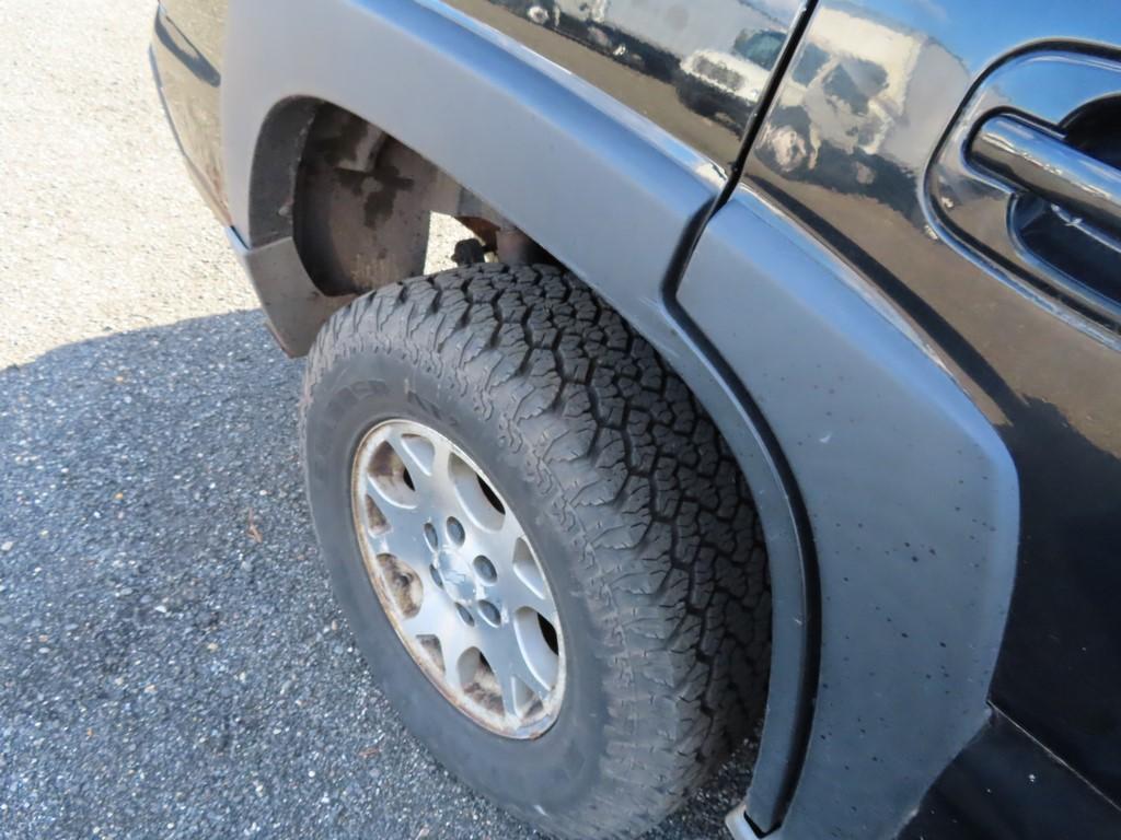 2004 Chevy Tahoe w/ Plow