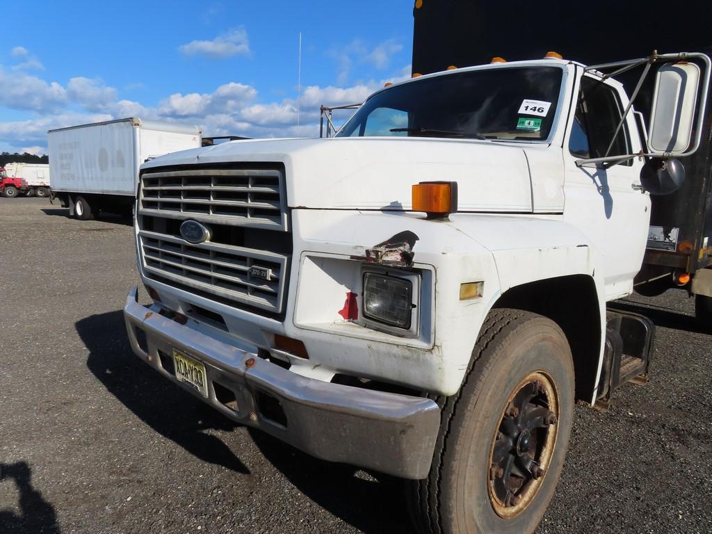 1988 Ford F-600 Tree Truck