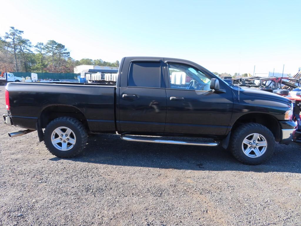 2005 Dodge Ram 1500 w/ Like new Western Plow