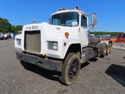 1984 Mack RD686S Tri Axle Roll Off