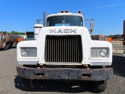1984 Mack RD686S Tri Axle Roll Off