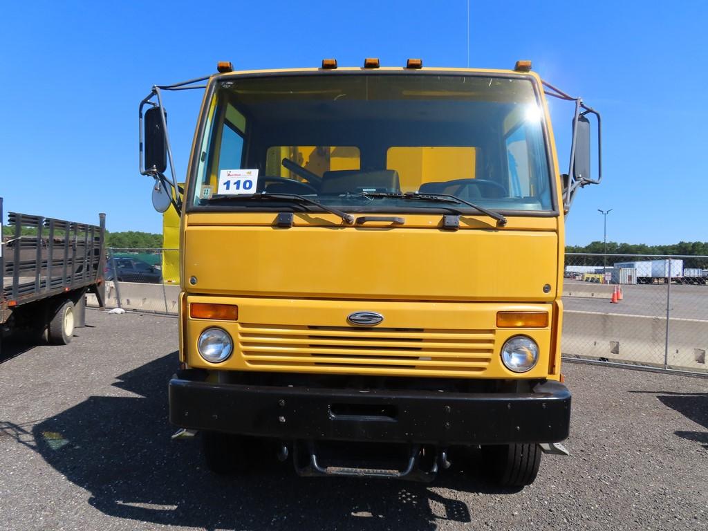 2002 Sterling SC-8000 Elgin GeoVac Sweeper