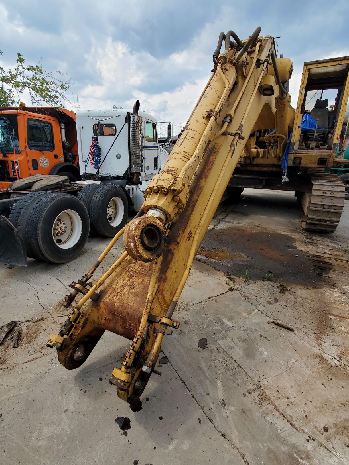 Caterpillar 245 Excavator with hammer