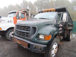 2002 Ford F-750 Dump