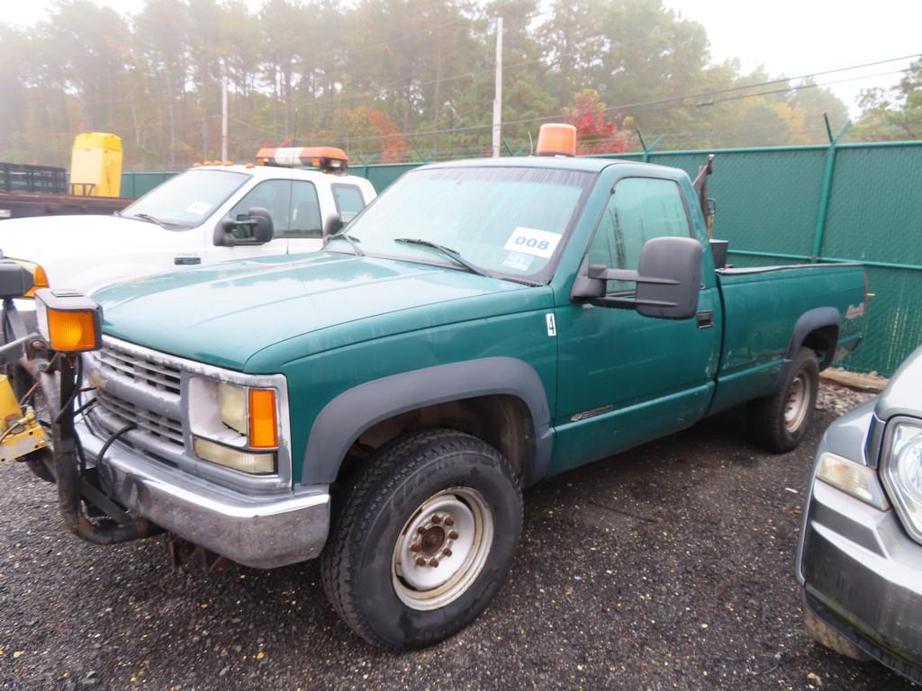 2000 GMC 2500 4x4 w/ Plow