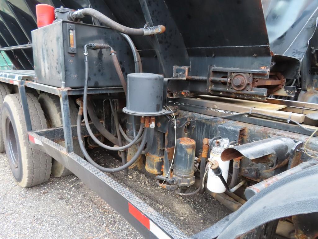 2000 Mack MR688S Salt Truck