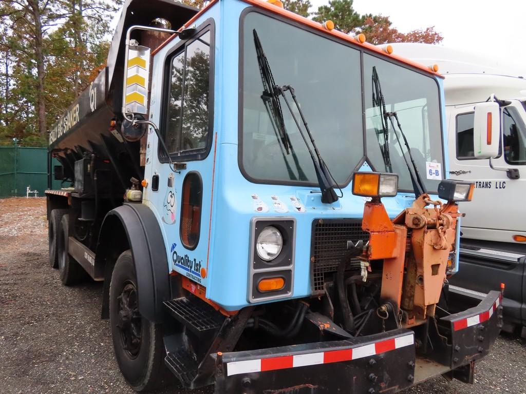 2003 Mack MR688S Salt Truck