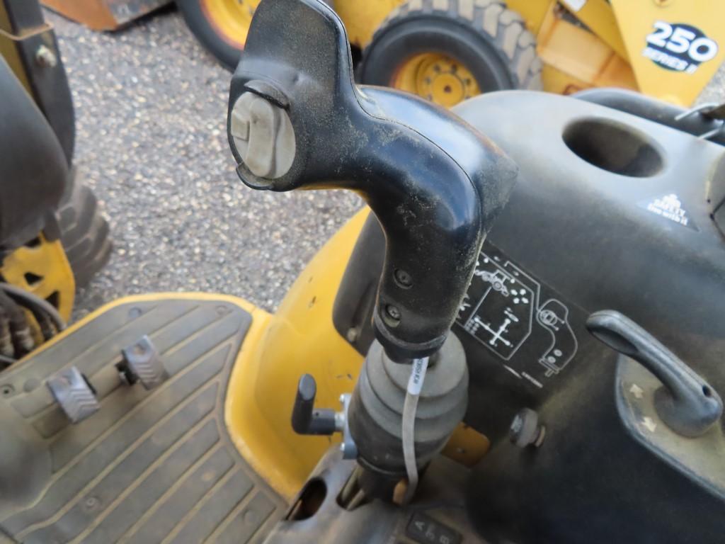 John Deere 110 4x4 Tractor w/ Front Loader Attatchment