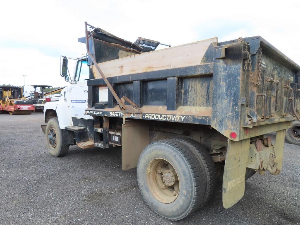 1990 Ford L8000 Single Axle Dump