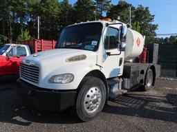 2007 Freightliner Businesses Class m2 Lube/Service Truck