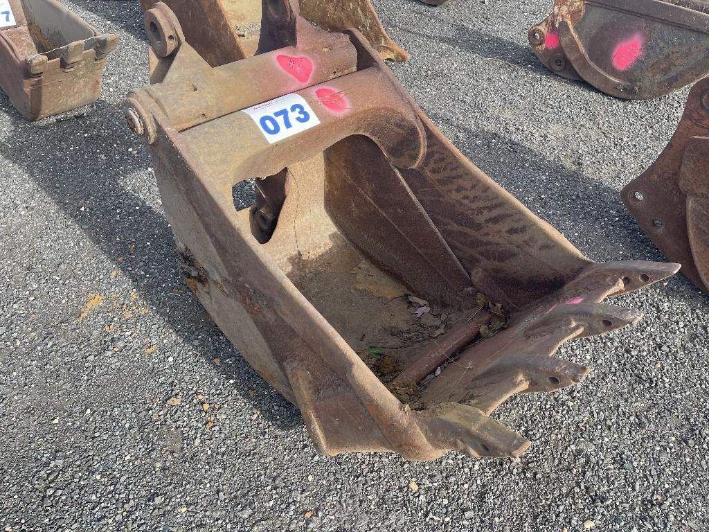 24” Wain Roy Clam Shell Excavator Bucket