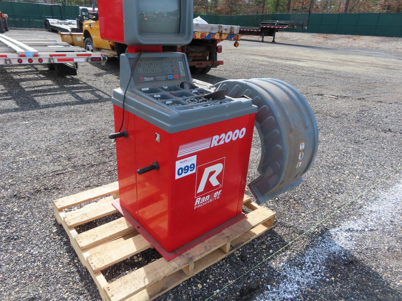 Ranger R2000 Tire Balancer Machine