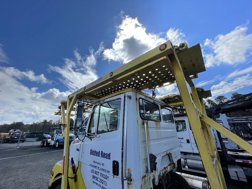 2000 Freightliner FL112 Car Hauler (9 Car)