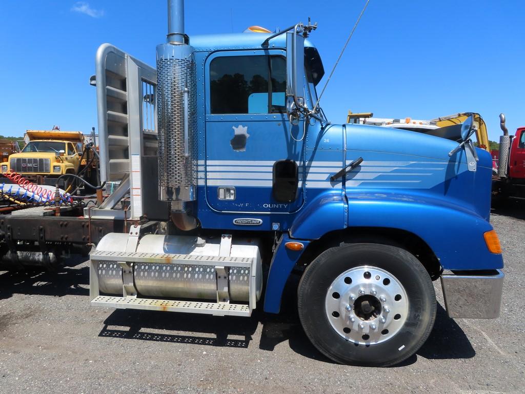 1999 Freightliner Day Cab with 1979 Rogers Low Boy