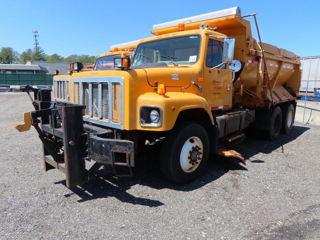 2000 International 2647 6x4 Tandem Dump w/ Underbody Scraper