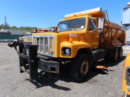 2000 International 2647 6x4 Tandem Dump w/ Underbody Scraper