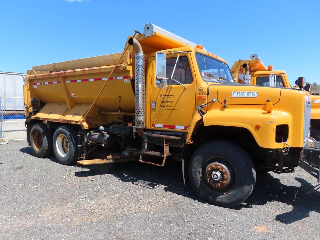 2000 International 2647 6x4 Tandem Dump w/ Underbody Scraper