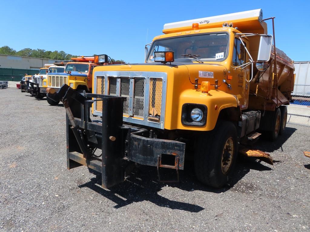 2000 International 2647 6x4 Tandem Dump w/ Underbody Scraper