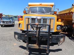 2000 International 2647 6x4 Tandem Dump w/ Underbody Scraper