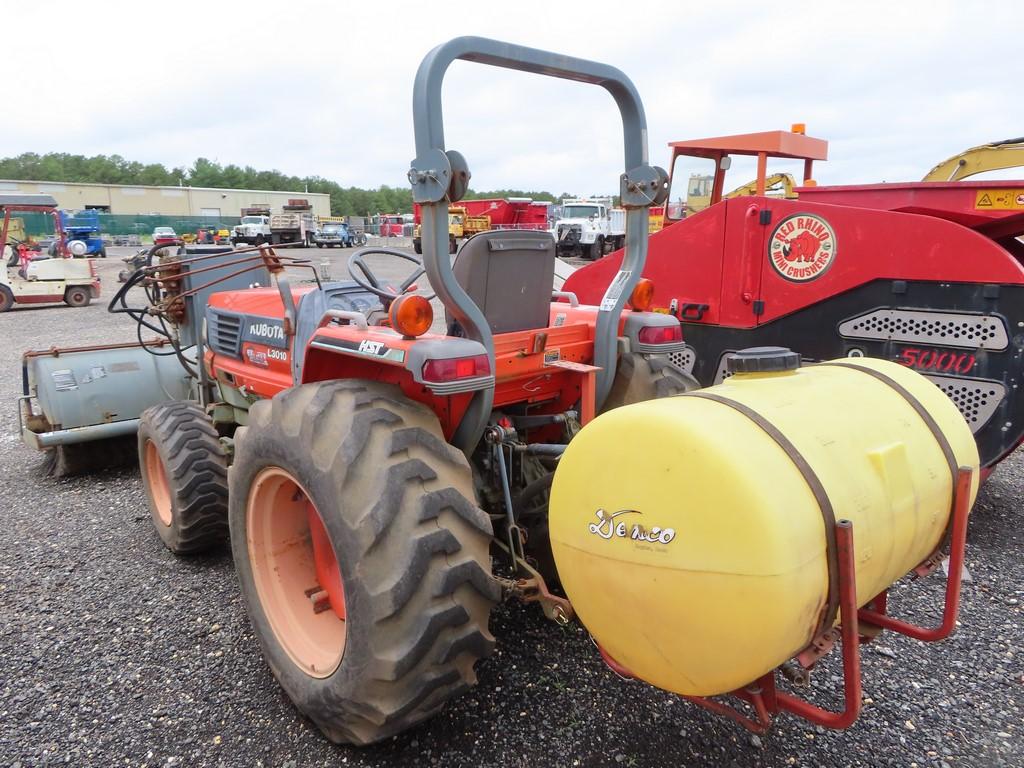 Kubota L3010 Tractor w/ Sweepster Attachment