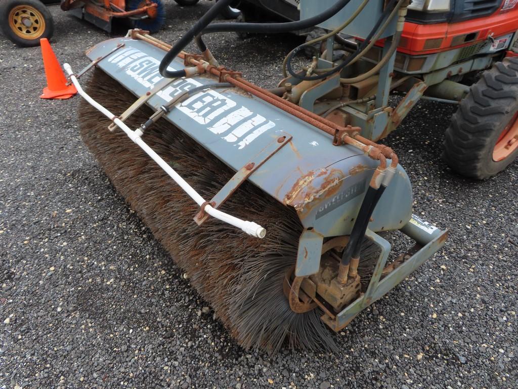 Kubota L3010 Tractor w/ Sweepster Attachment