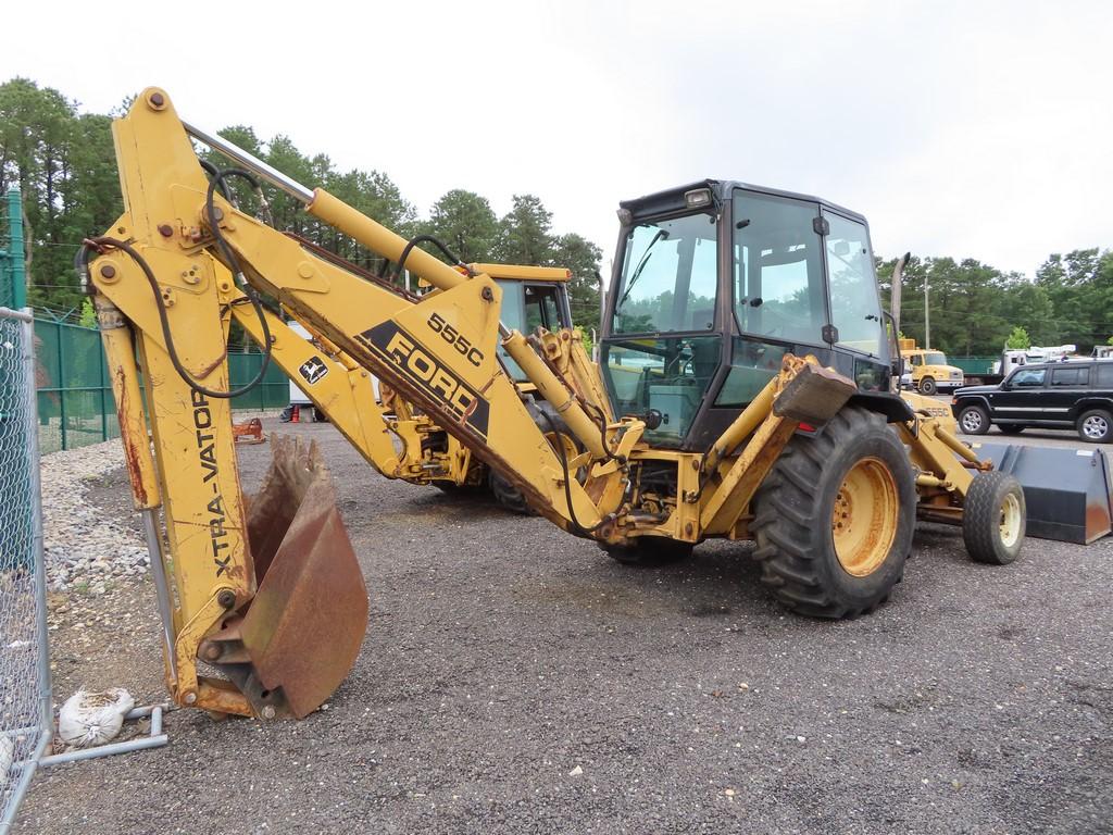 Ford 555C Backhoe (Extendahoe)