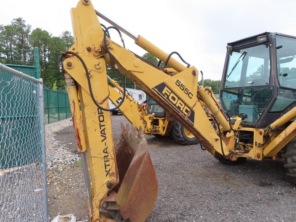 Ford 555C Backhoe (Extendahoe)