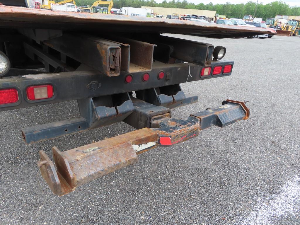 2001 Kenworth T300 Roll Back Tow Truck (30’ Deck)
