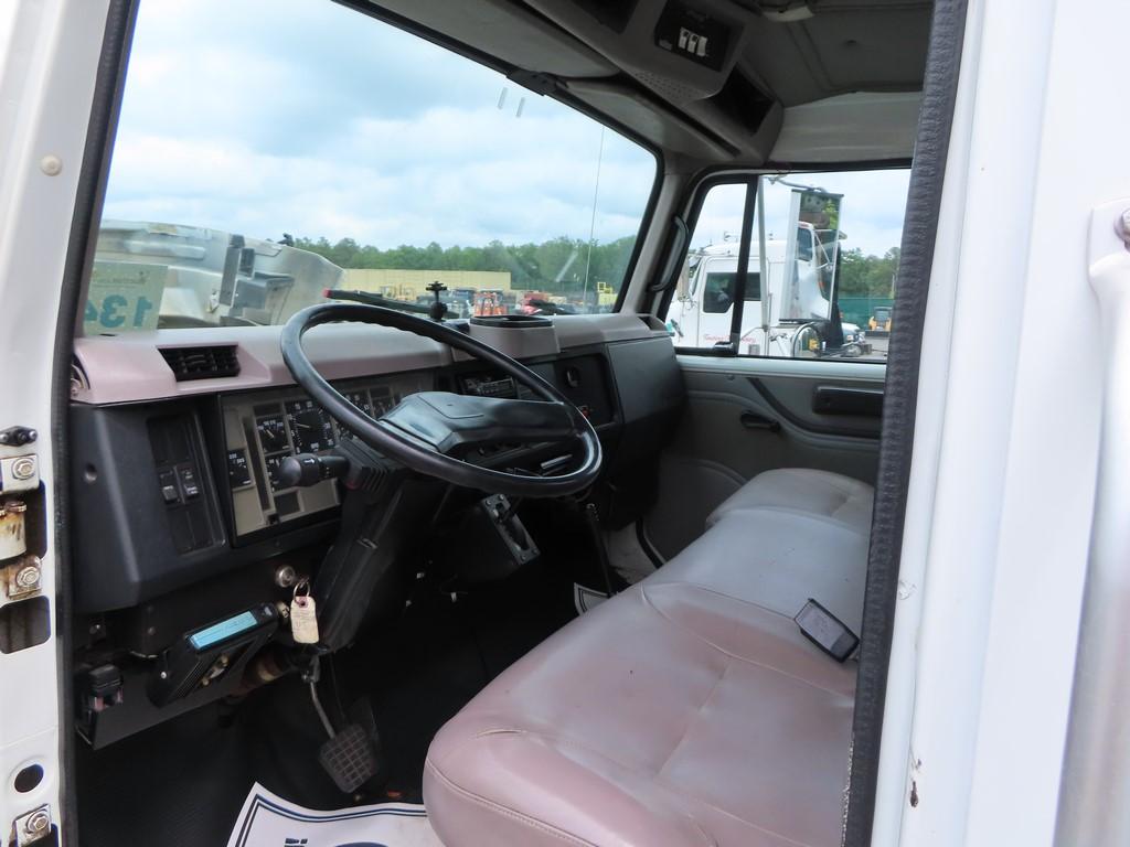 1995 International 4700LP Bucket Truck