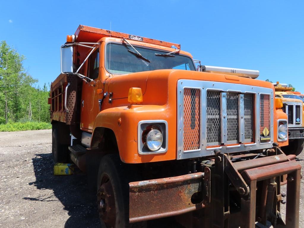 1999 International 2554 Single Axle Dump