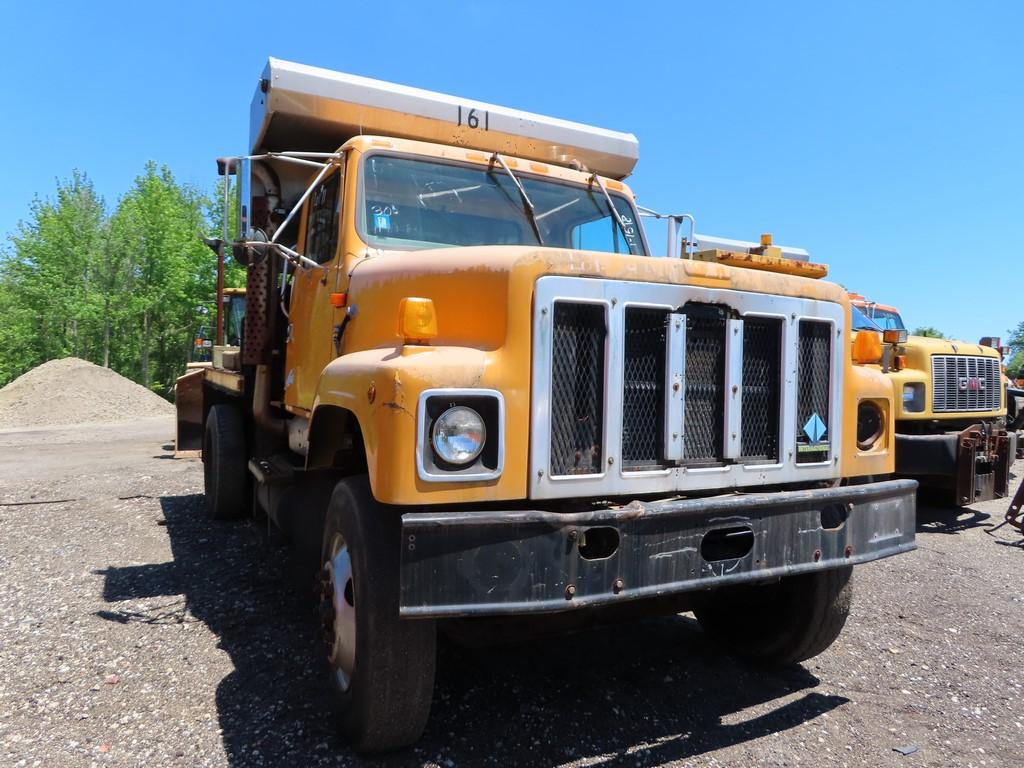 1997 International 2554 Single Axle Flat Bed