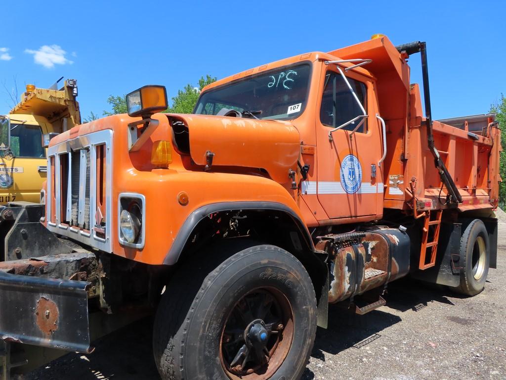 2000 International 2574 Single Axle Dump