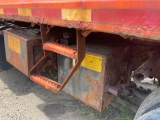 2000 International Tandem Dump w/plow