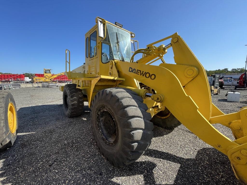 Daewoo MEGA 250-3 Wheel Loader