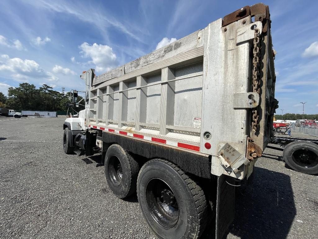 2003 Mack Tandem Axle Dump