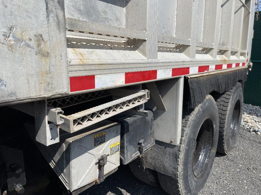 2003 Mack Tandem Axle Dump