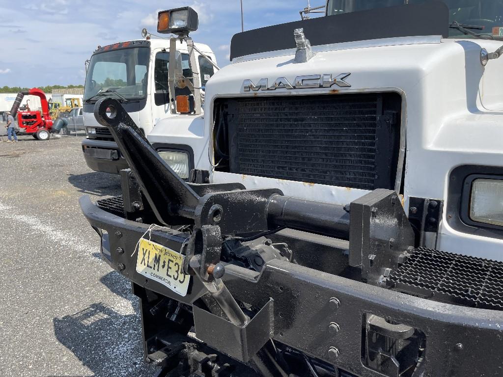 2003 Mack Tandem Axle Dump