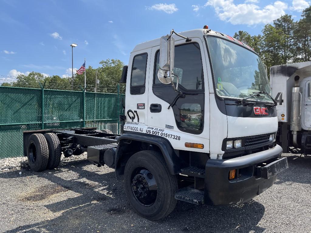 2002 GMC T7500 Cab & Chassis