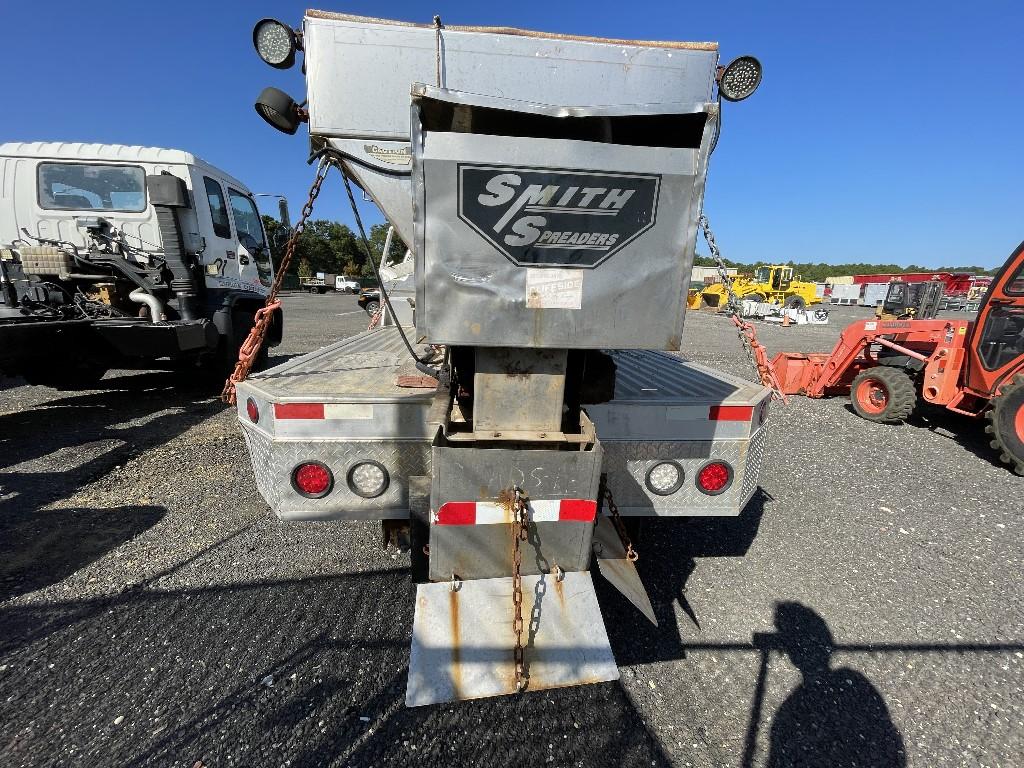 2004 Chevy 2500 4x4 Flat Bed w/ Salt Spreader