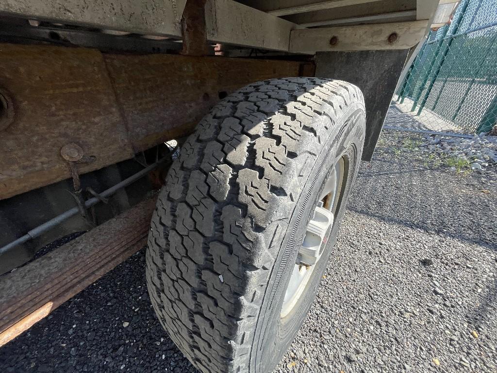 2004 Chevy 2500 4x4 Flat Bed w/ Salt Spreader