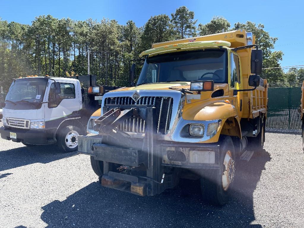 2006 International 7400 4x2 Dump