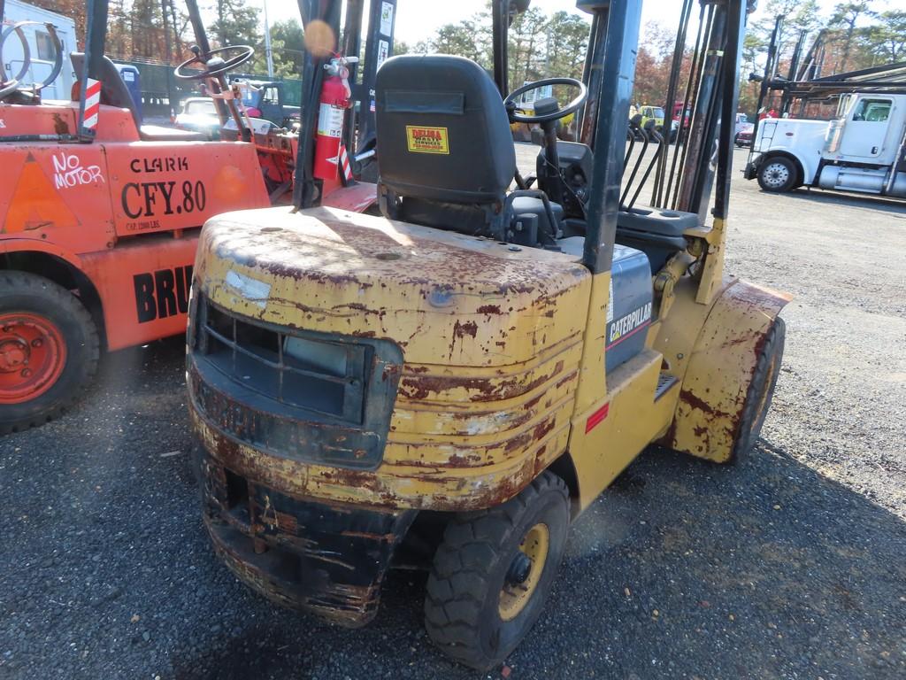 Caterpillar DP25 Forklift