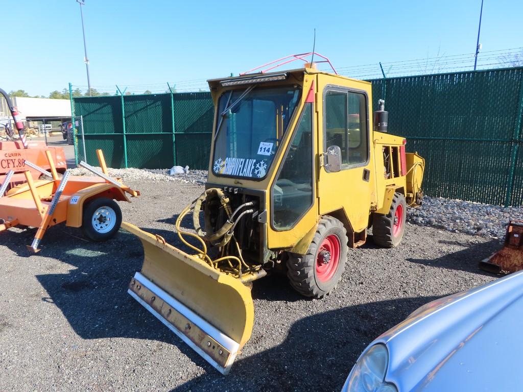 MT 5 Tarckless Snow Machine w/ Snow Blower Attachment