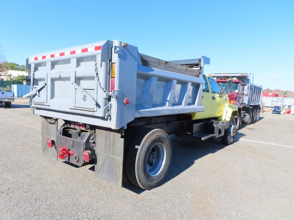 2002 GMC C8500  Crew Cab Dump