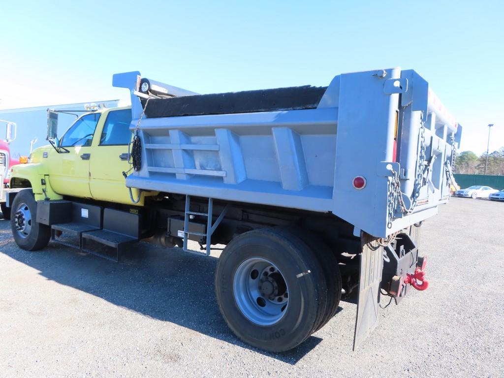 2002 GMC C8500  Crew Cab Dump